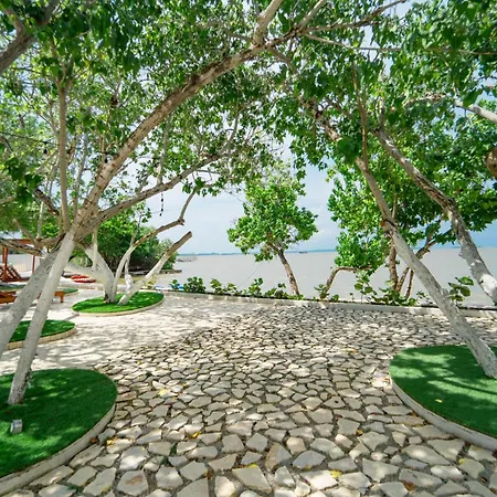 De Lujo Frente Al Mar En Tierra Bomba Holiday home